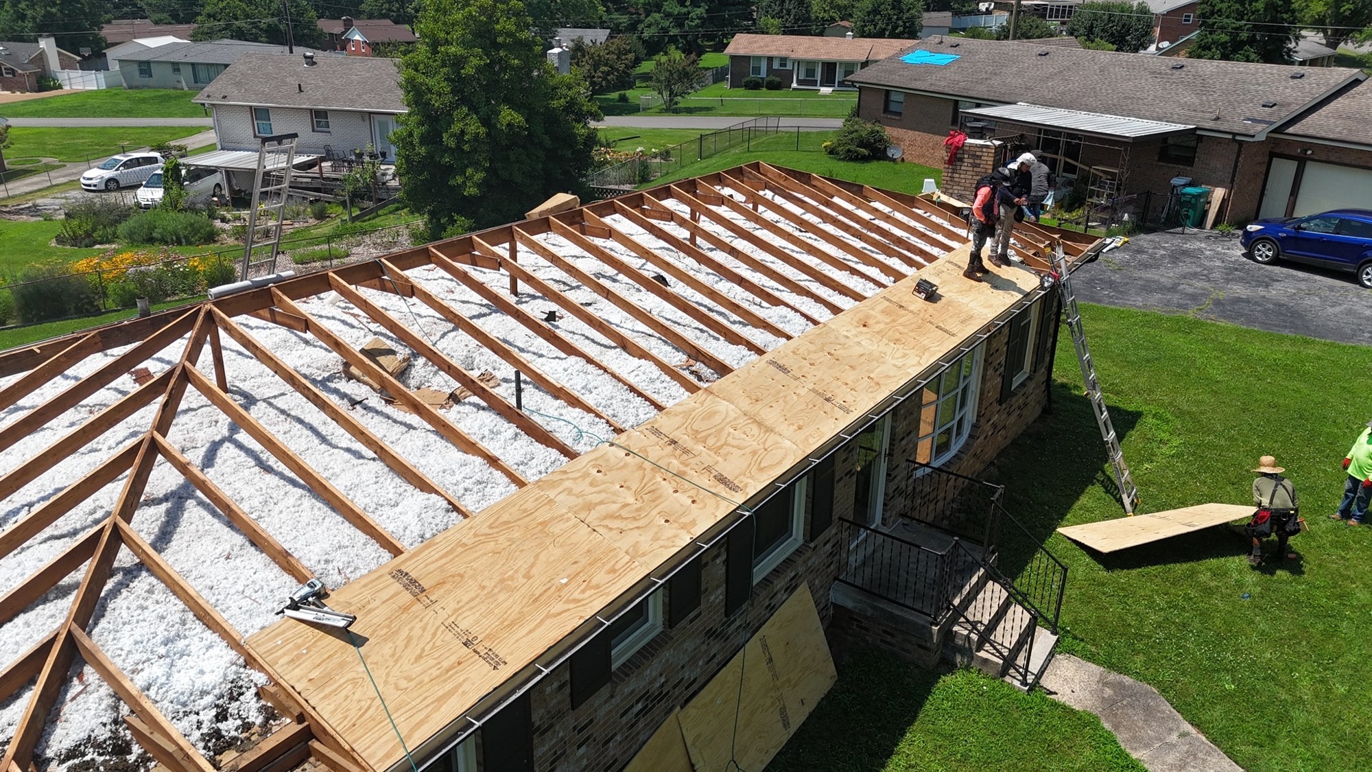 Completed architectural shingle roof — Brentwood area