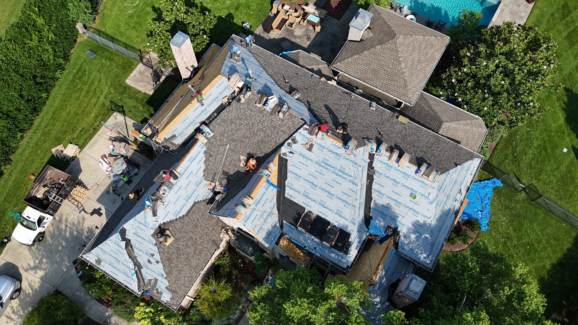 Completed architectural shingle roof — Gallatin area